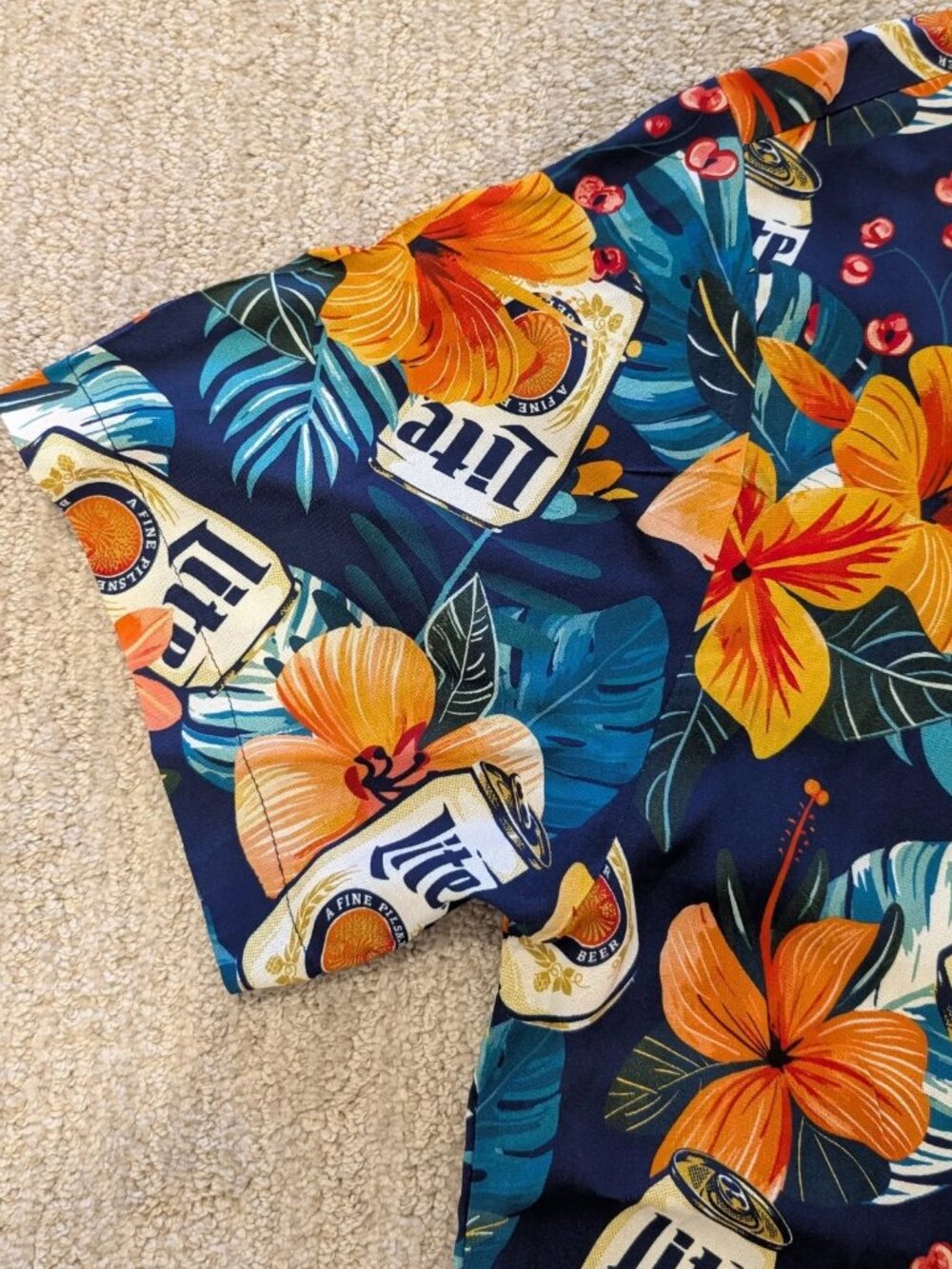 Miller Lite Beer Mens Hawaiian Shirt Tropical Floral Beer Cans Aloha Large NWT - Picture 3 of 4